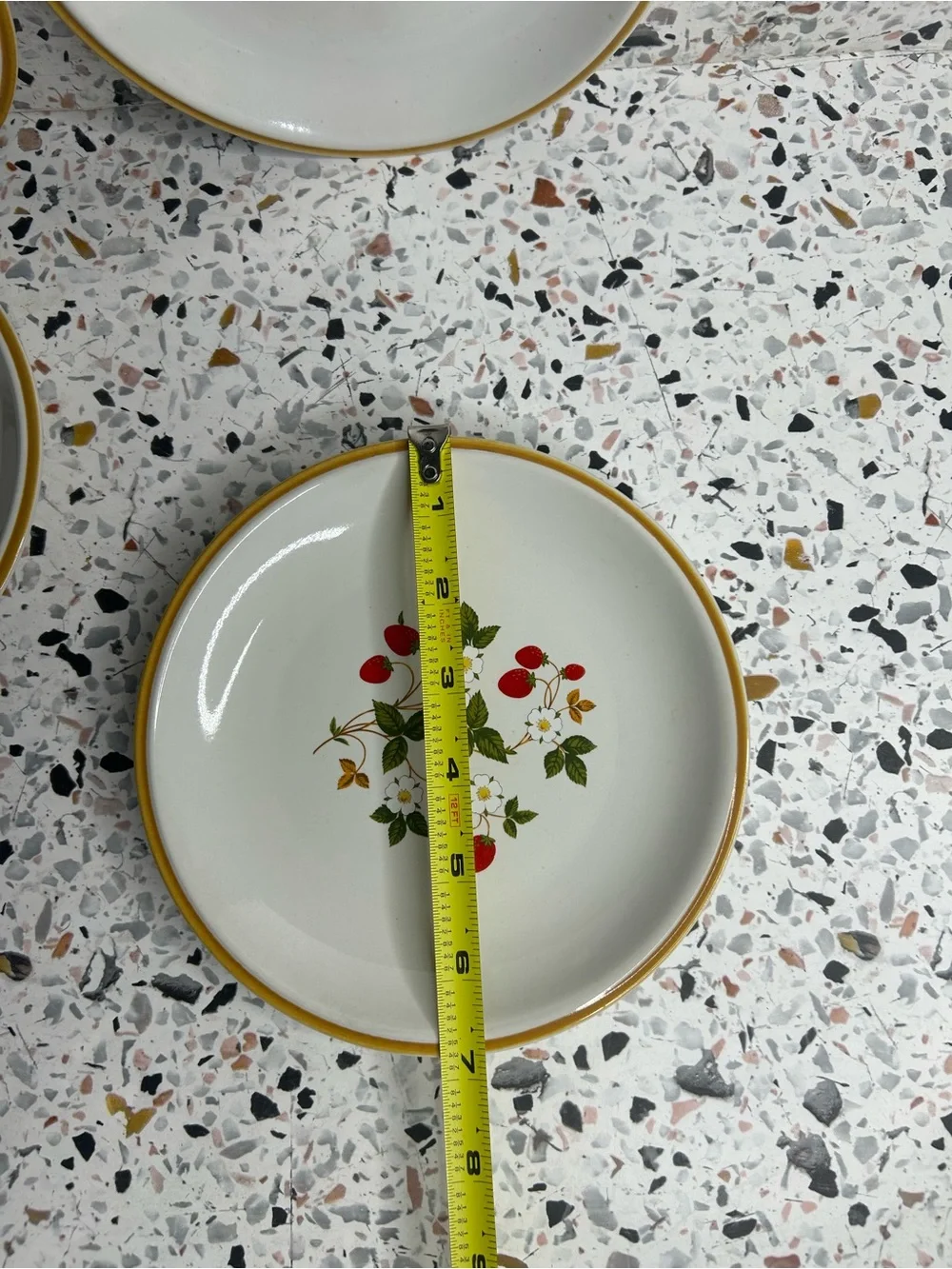 Vtg Lot of 4 Strawberries N Cream Plates 6 3/4” Dessert, Bread Plates